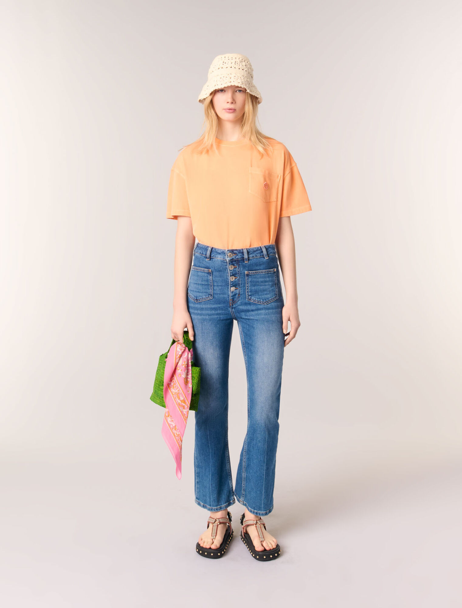 Denim jeans with pockets