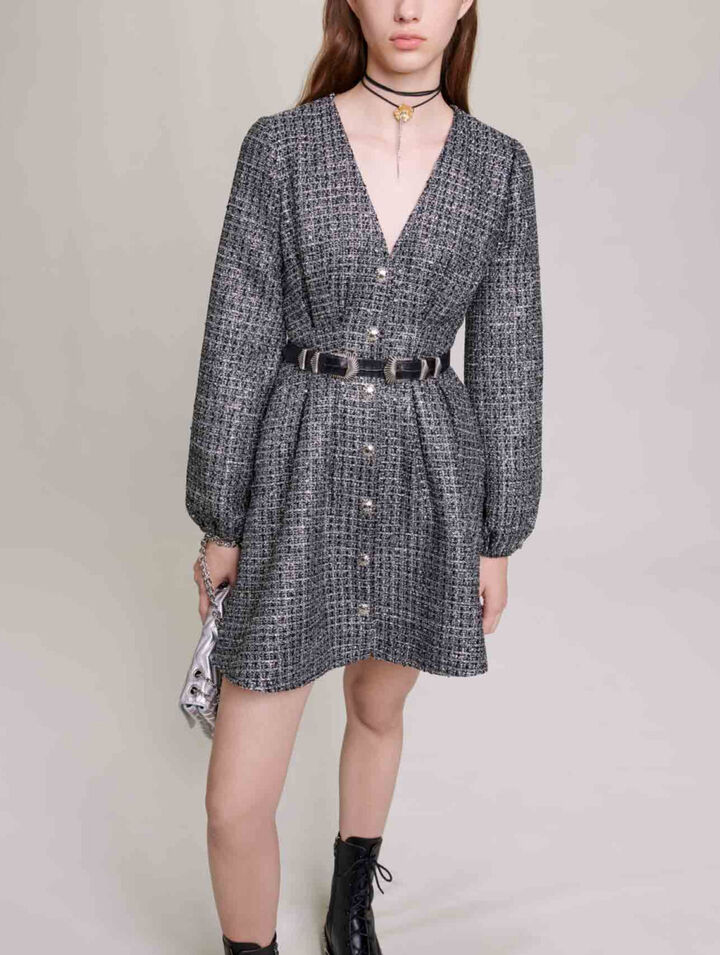 Kurzes glänzendes Kleid