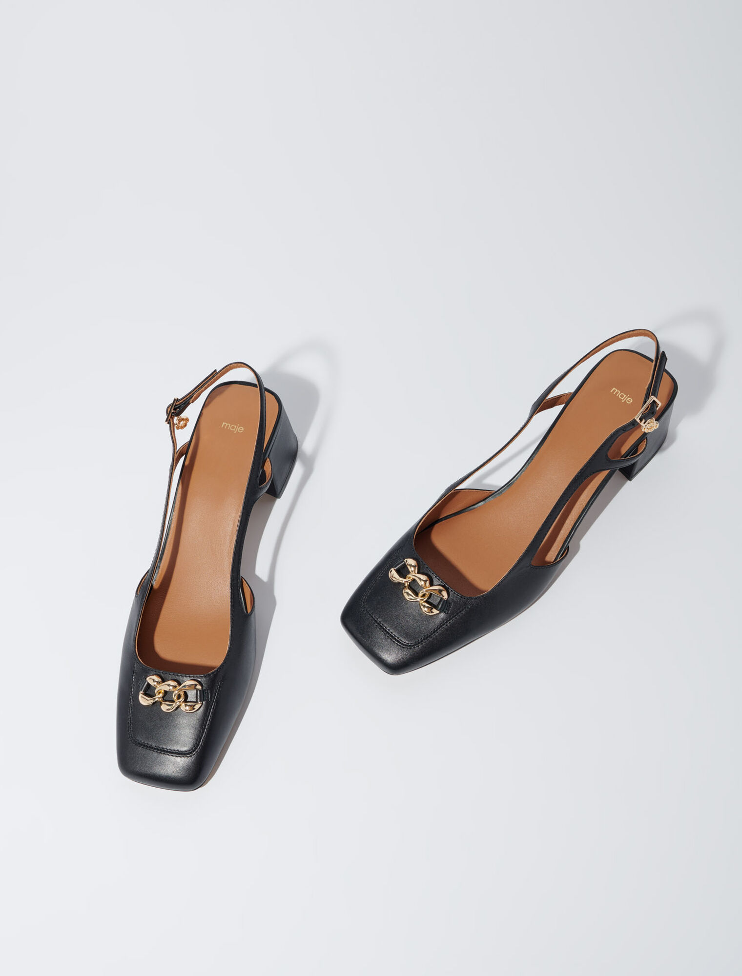 Pumps mit eckiger Spitze aus Leder