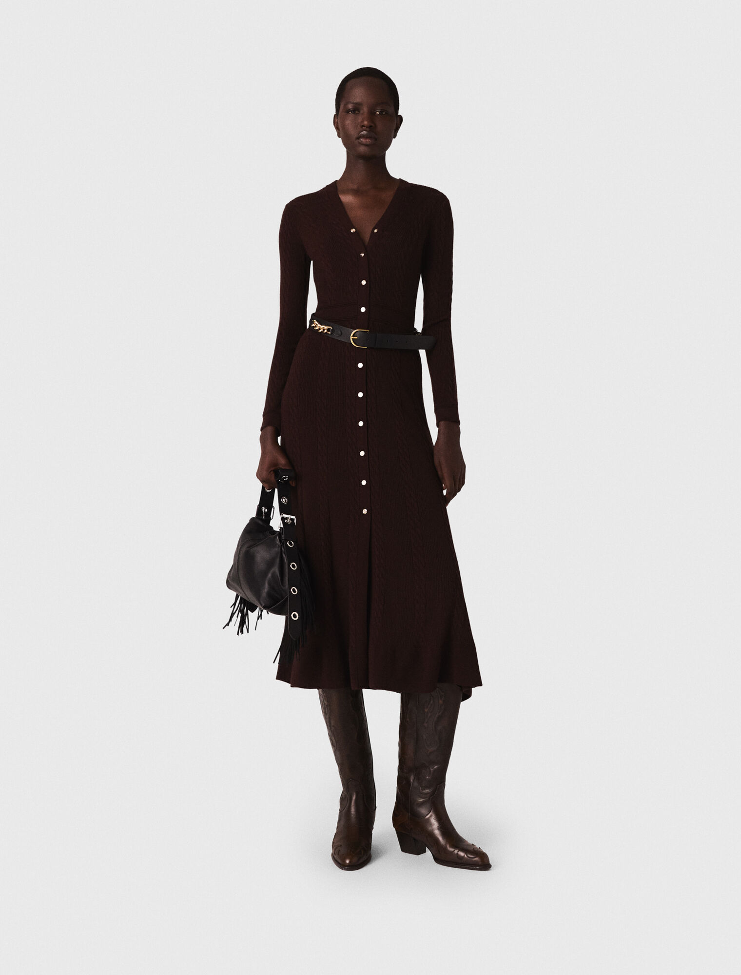Langes Strickkleid mit Knöpfen