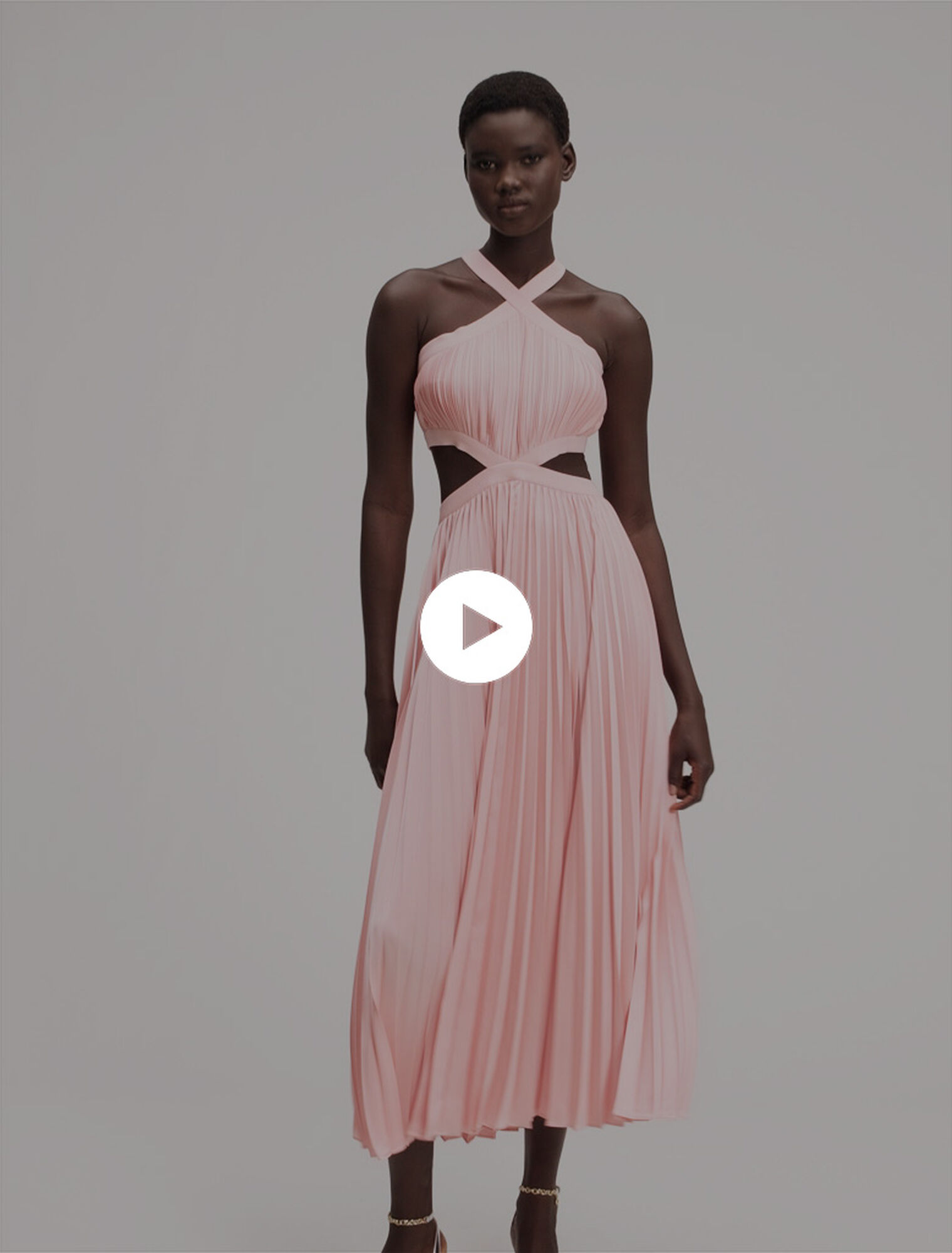 Langes plissiertes Kleid