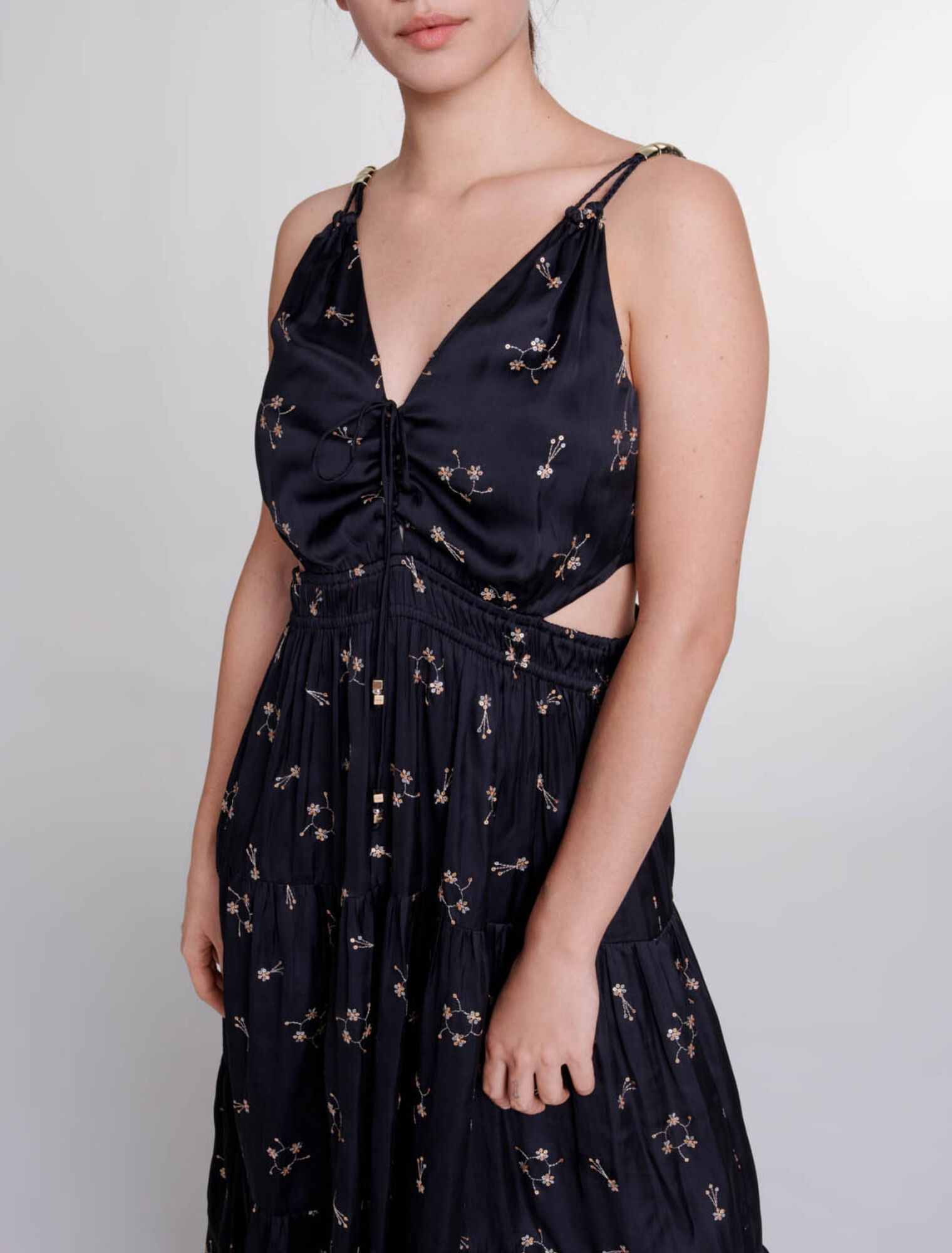 Besticktes Kleid mit Pailletten