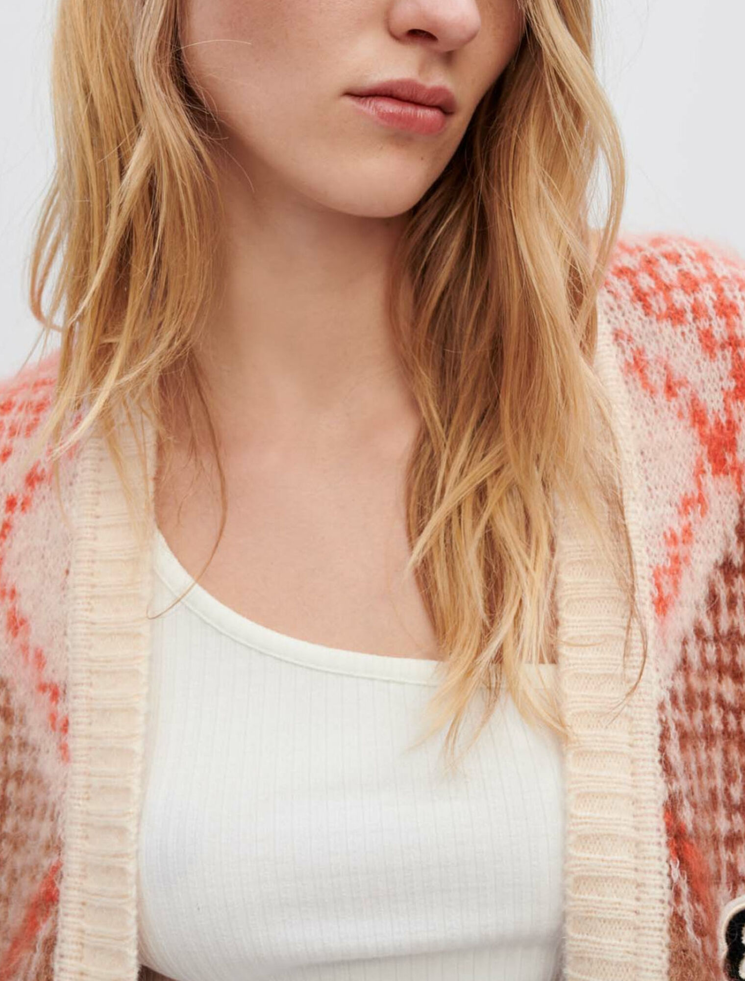 Fluffige Strickjacke aus Rauten-Jacquard