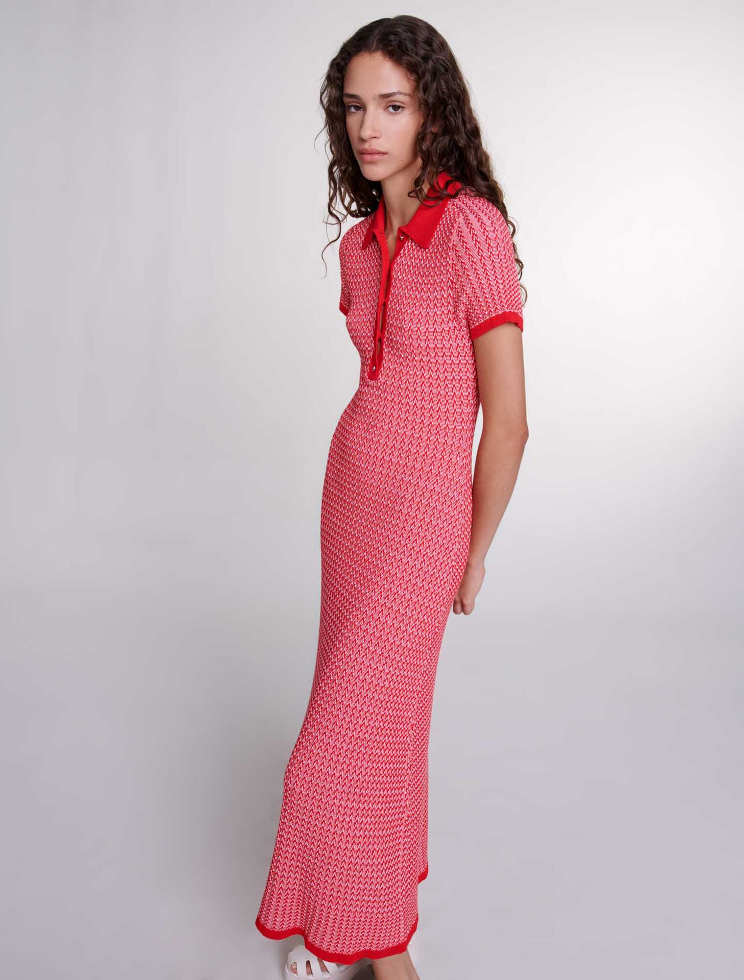 Langes Kleid mit Fischgrätmuster