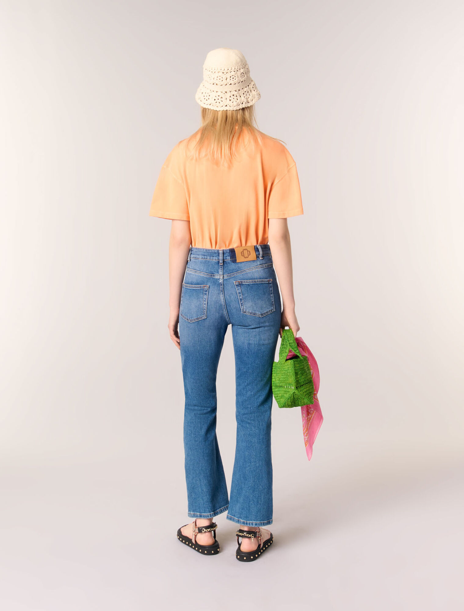 Denim jeans with pockets