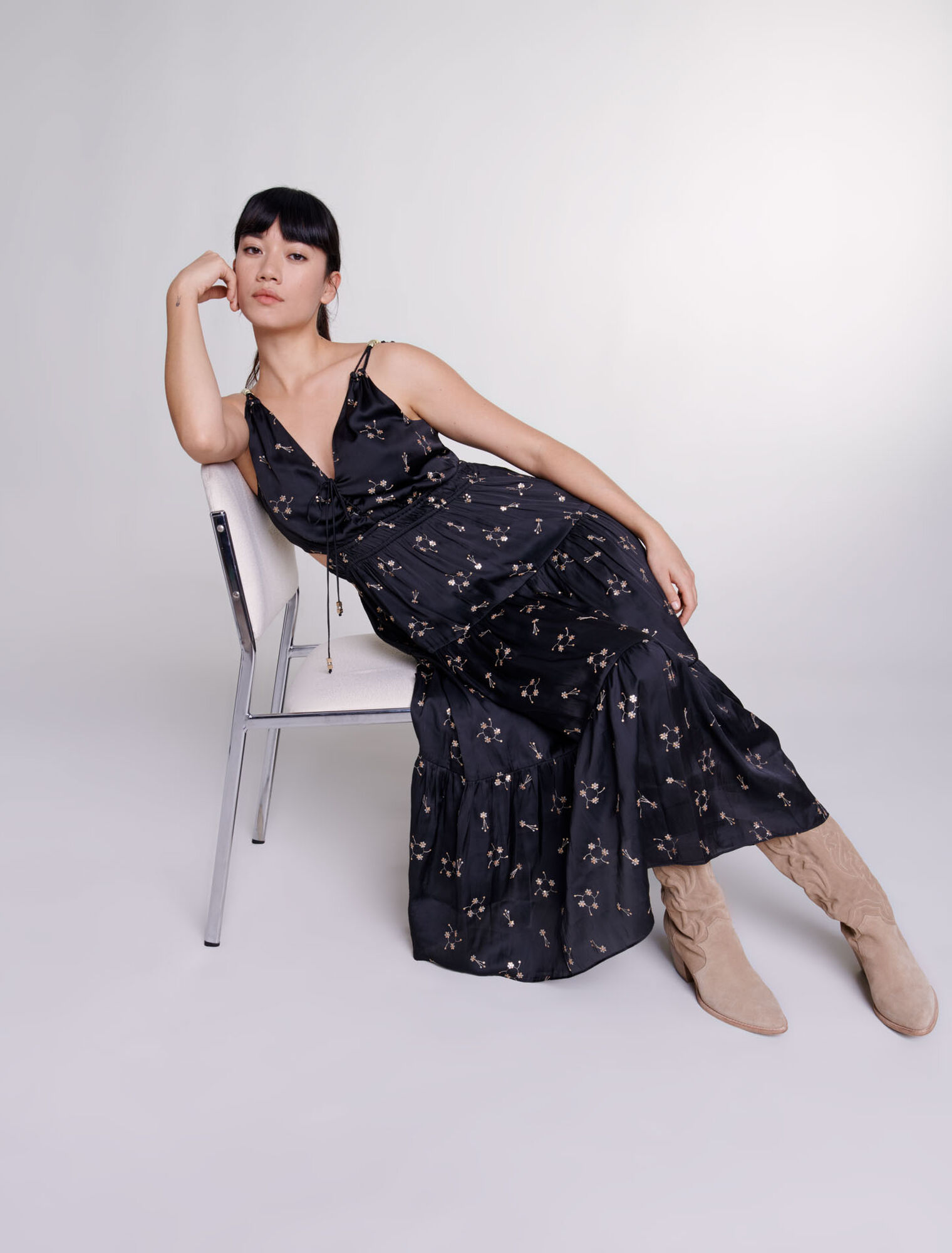 Besticktes Kleid mit Pailletten