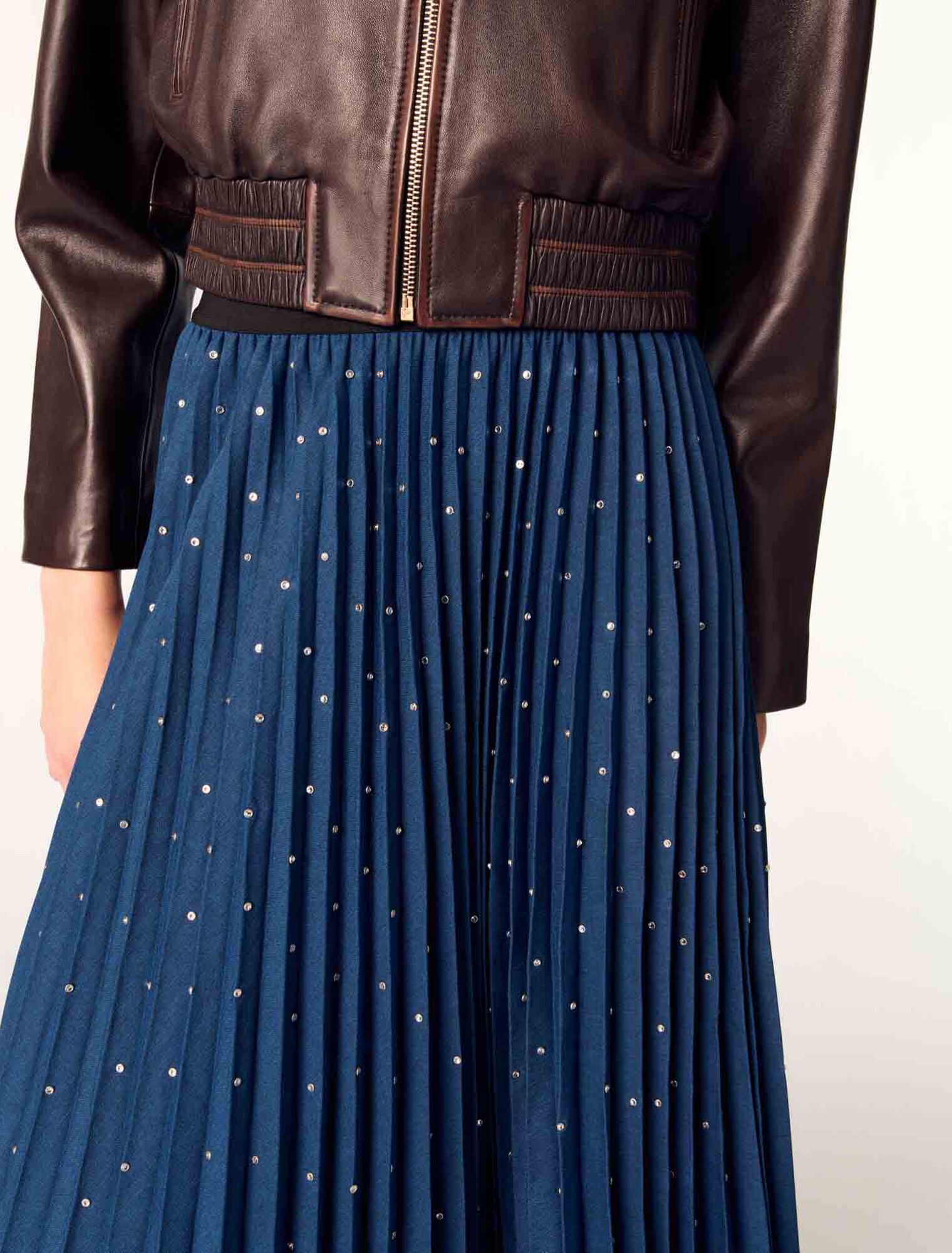 Langer Plisseerock mit Studs