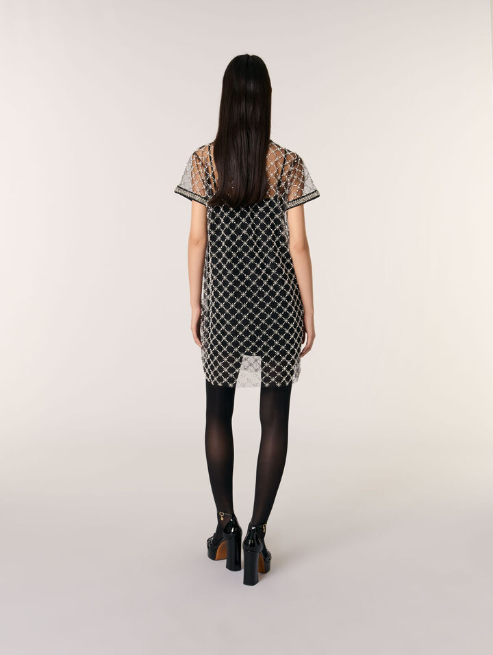Kurzes Kleid aus besticktem Tüll