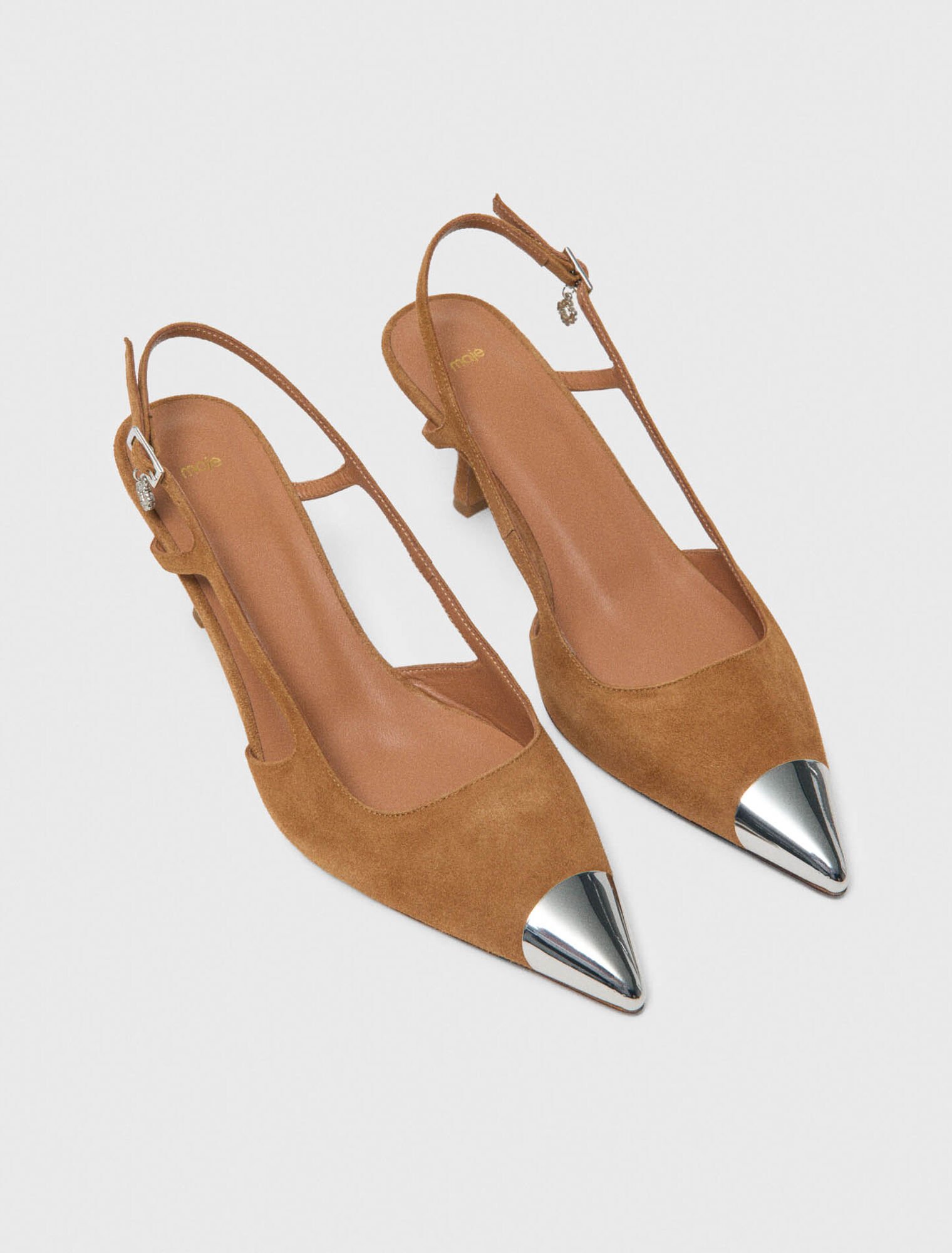 Velourslederpumps mit Metallkappe