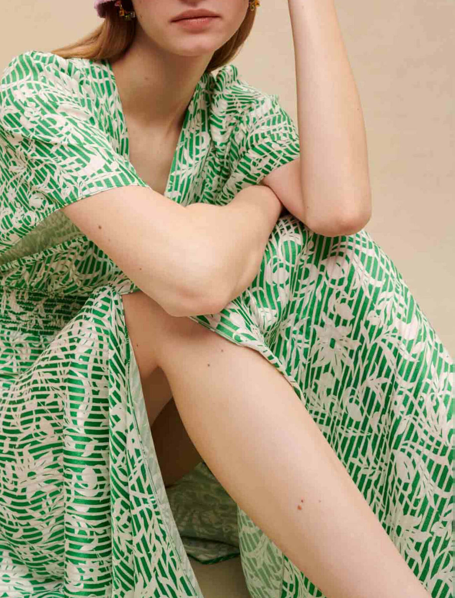 Asymmetrisches, langes Kleid