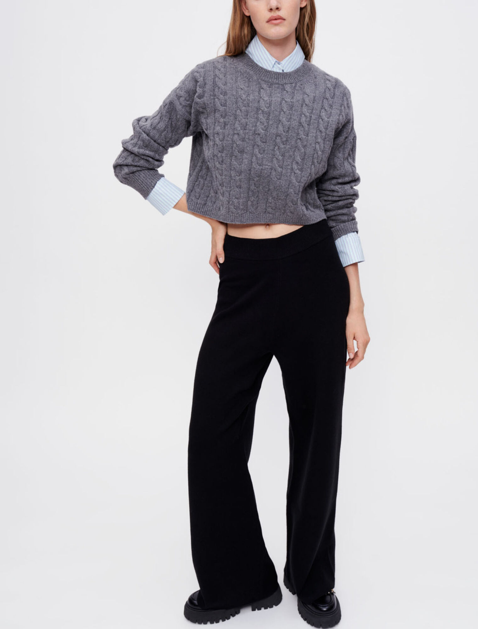 Schwarze, weite Hose aus Strick