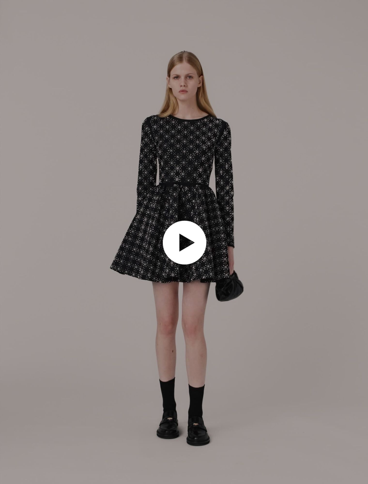 Skaterkleid mit Perlen und Strass