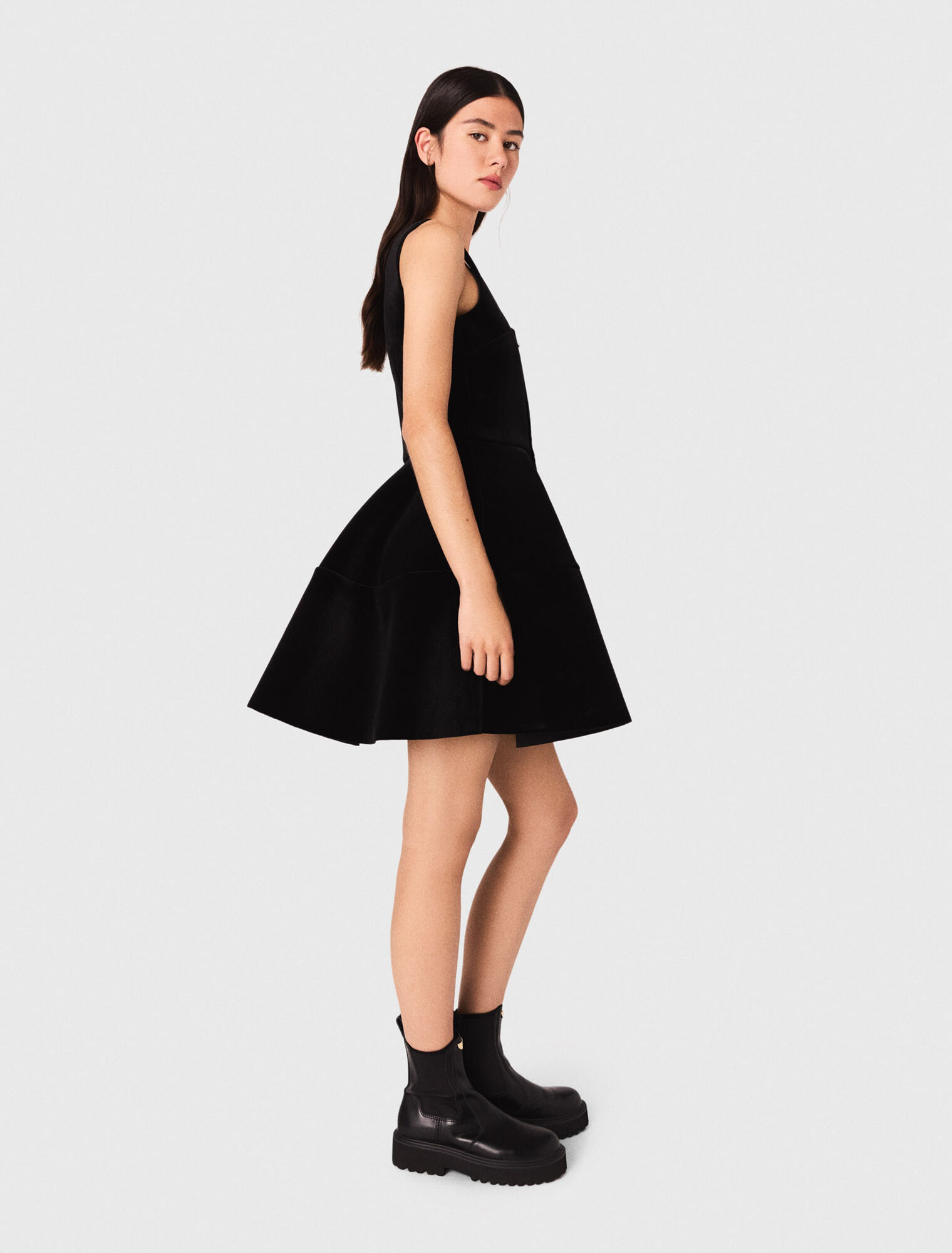 Kurzes Samt-Skaterkleid