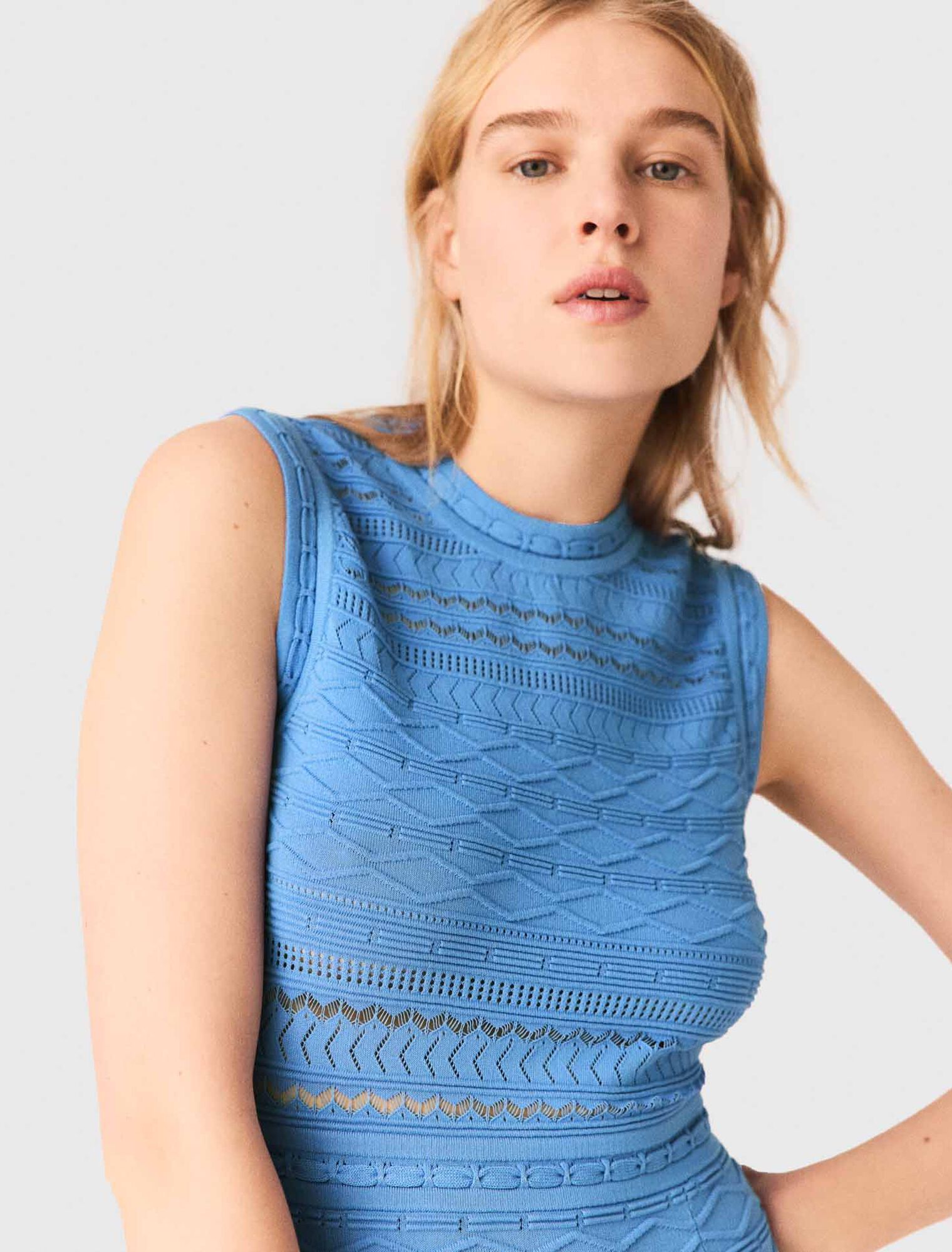 Langes Strickkleid mit Ajourmuster