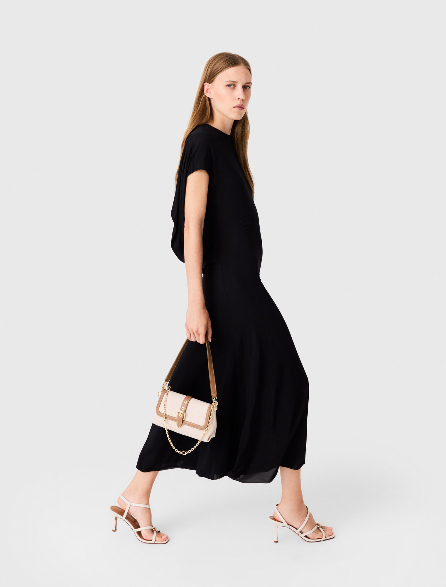 Langes Kleid mit Wasserfallr&uuml;cken