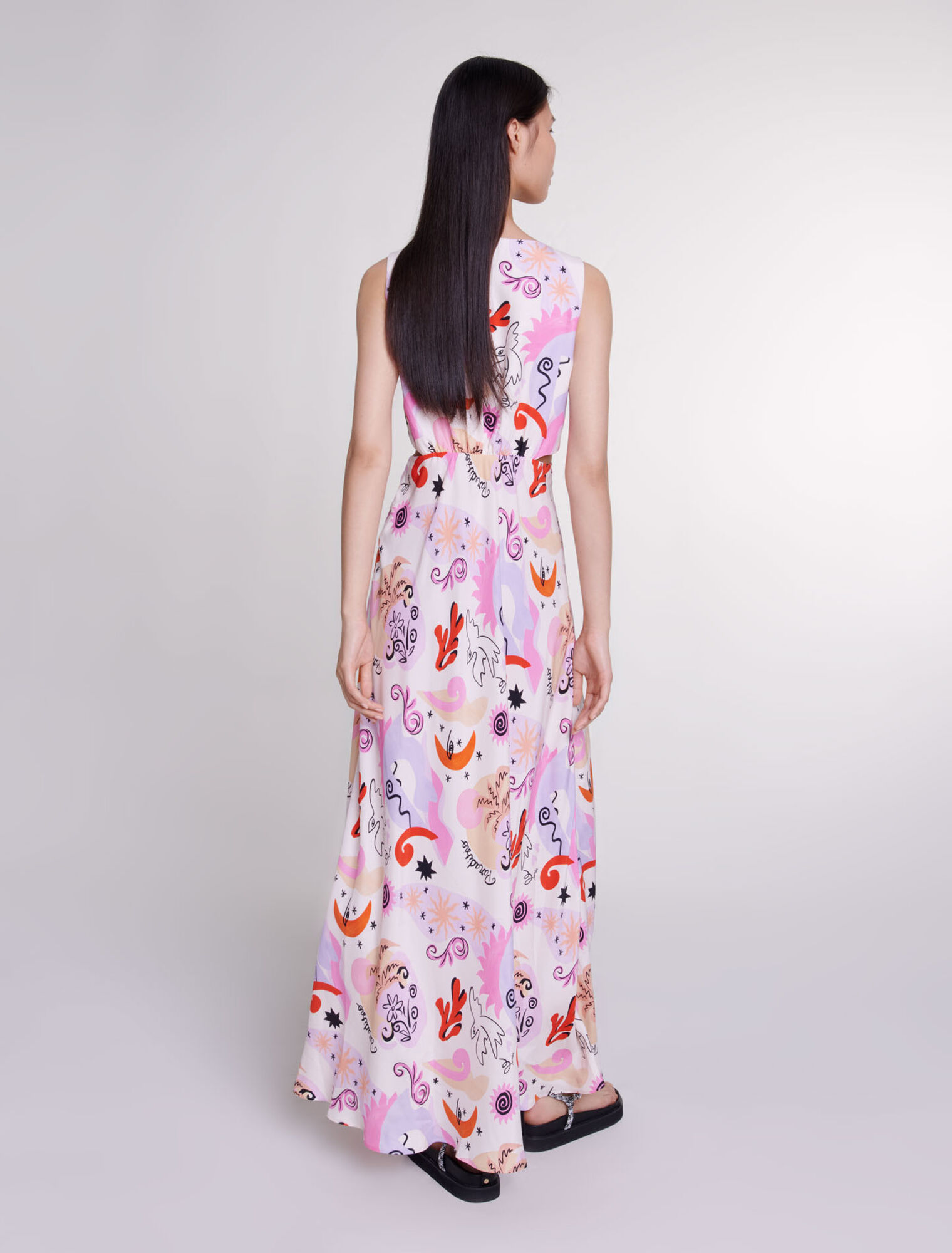 Langes Seidenkleid mit Cut-outs