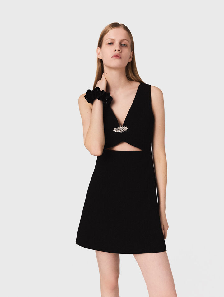 Kurzes Kleid mit Schmuckstickerei