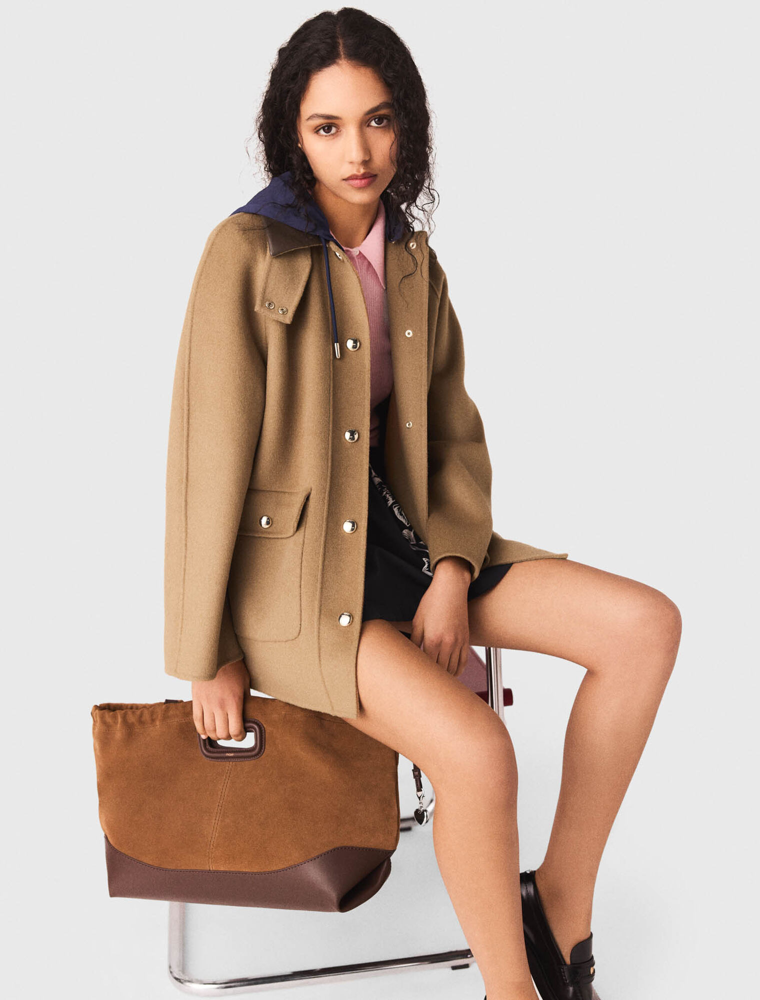 Wollmantel mit abnehmbarer Kapuze