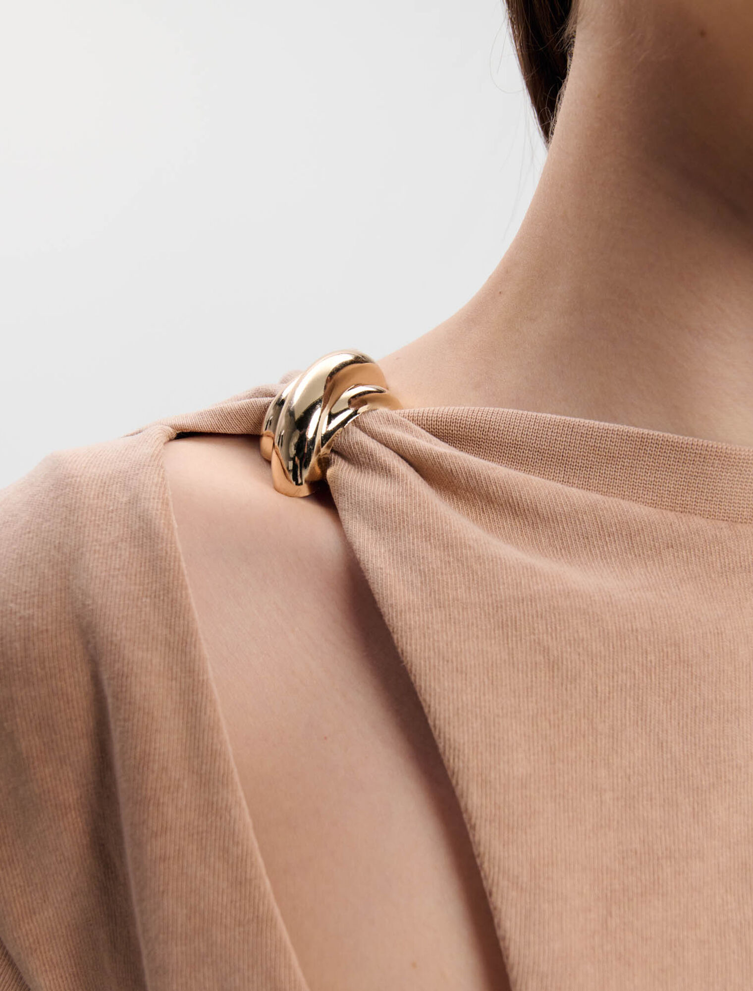 T-Shirt mit Zierschmuck