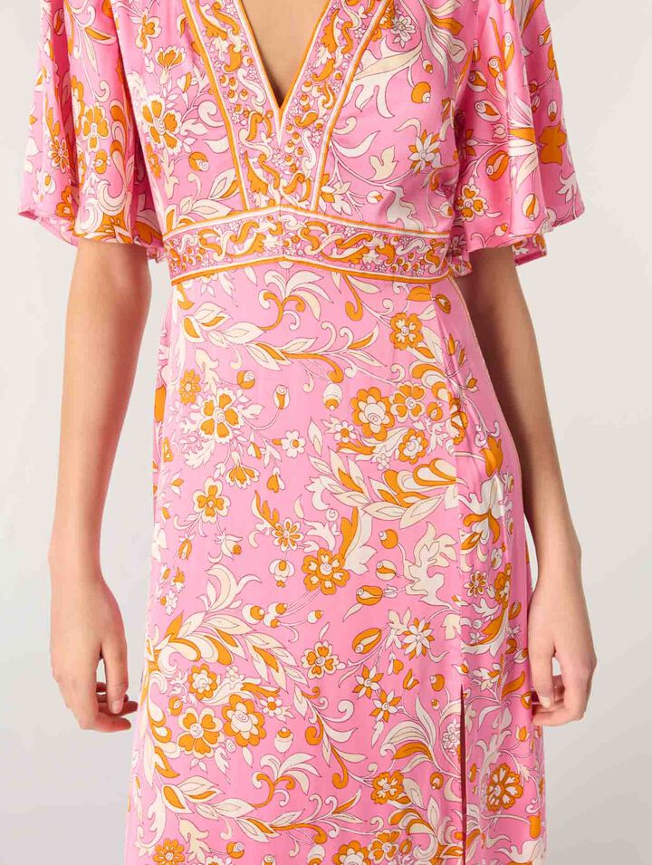 Langes fließendes Kleid mit Print