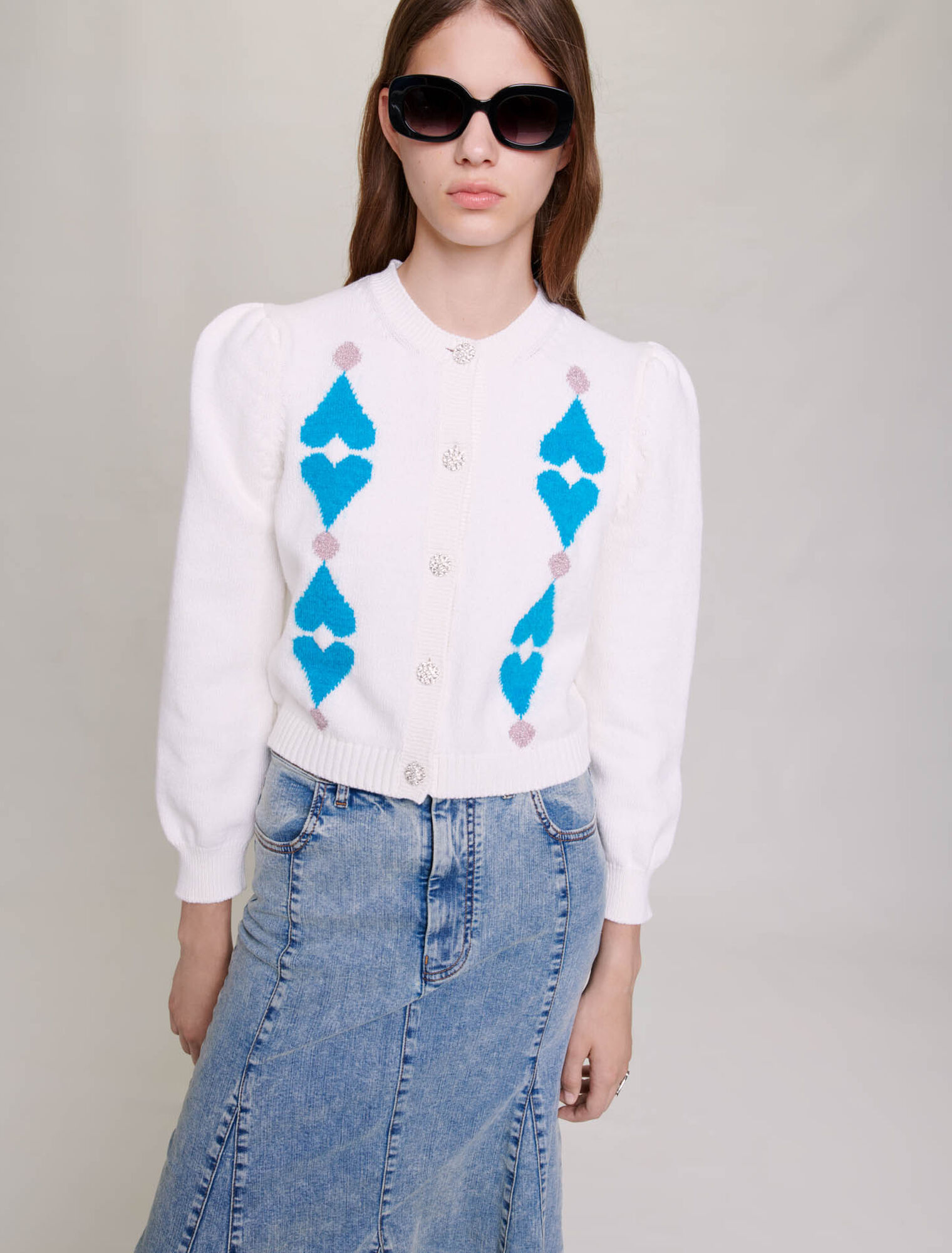Kurze Cardigan mit Herzmotiven