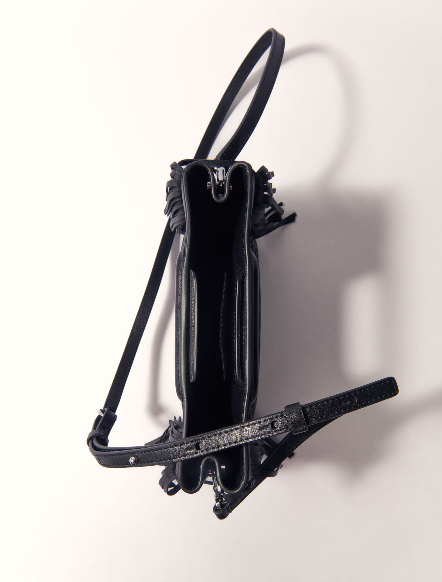Tasche M aus perforiertem Leder