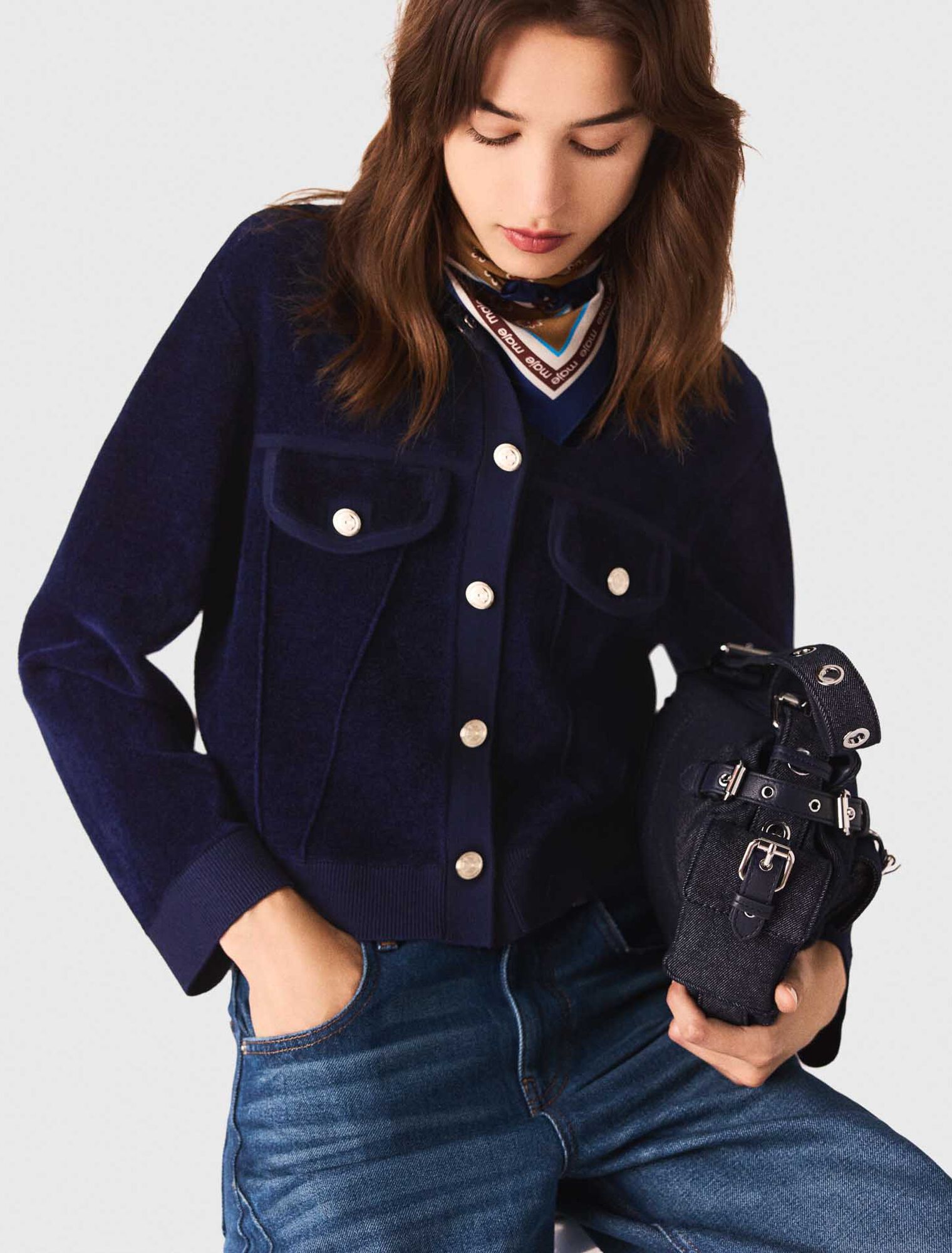 Kurze Samtjacke