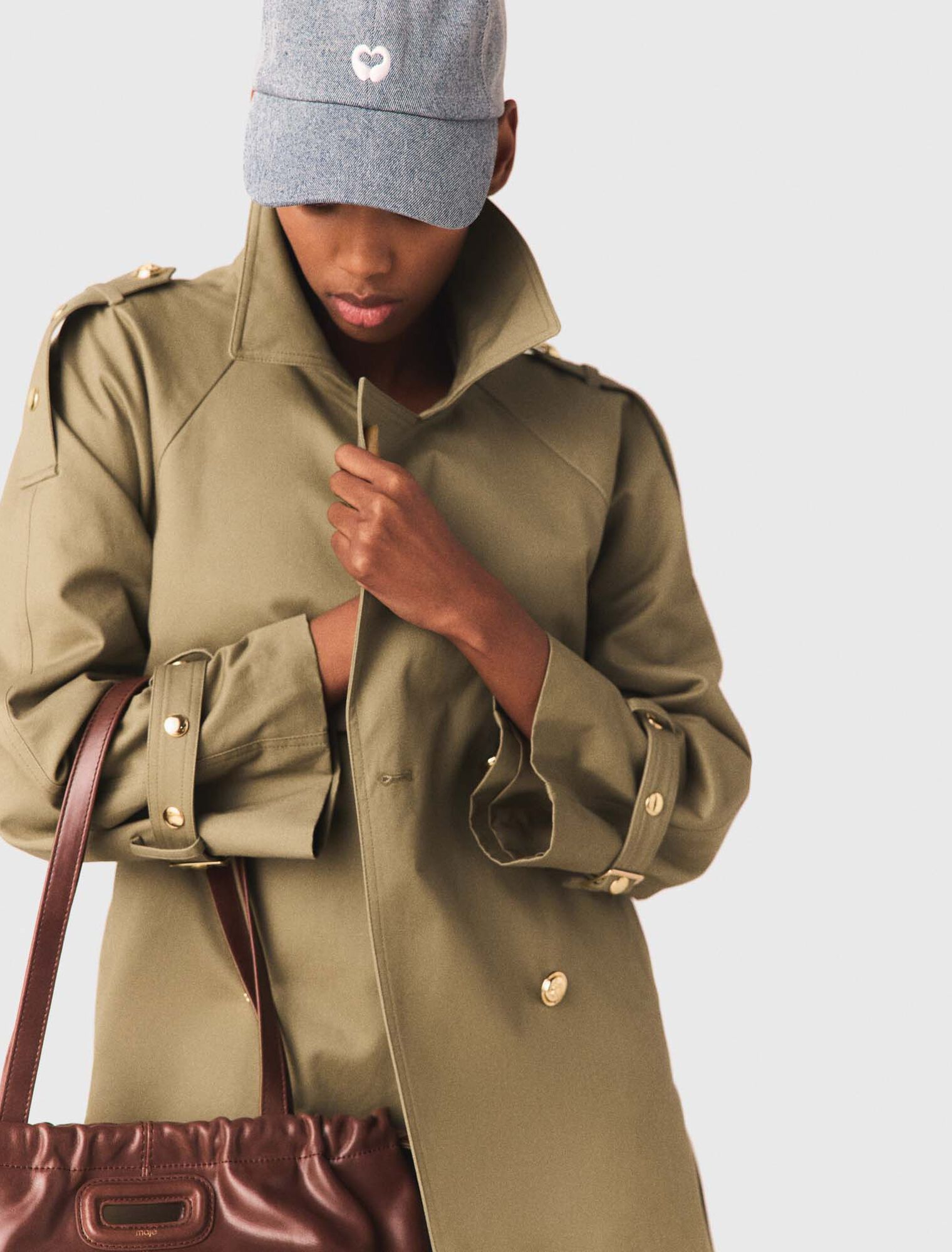 Trenchcoat mit Nieten und Kragen