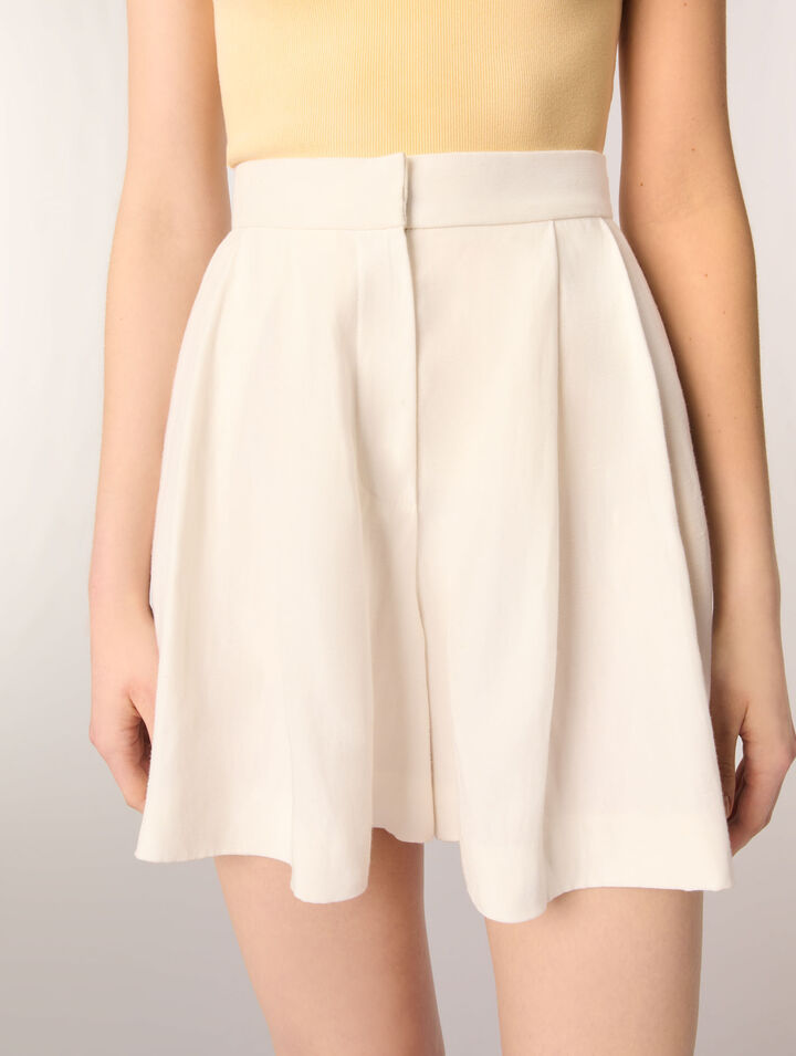 Fließende Shorts