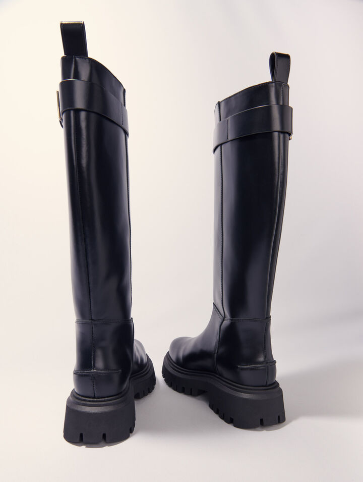 Lederstiefel mit Schnalle