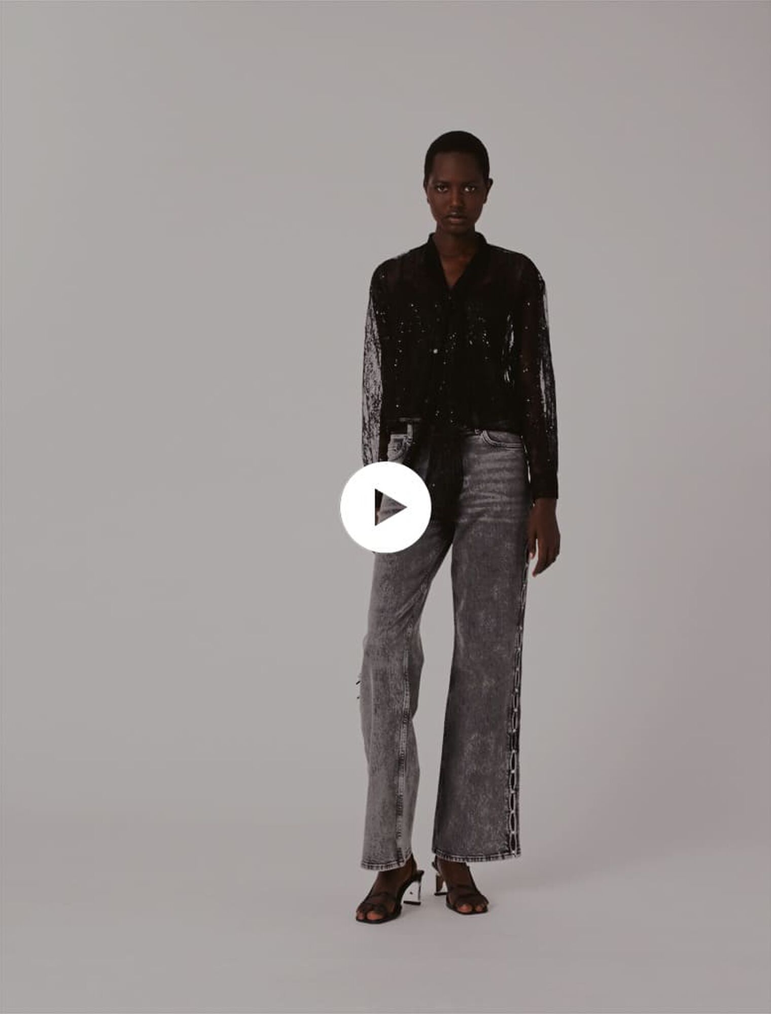 Bluse mit Lavallière-Kragen aus Spitze