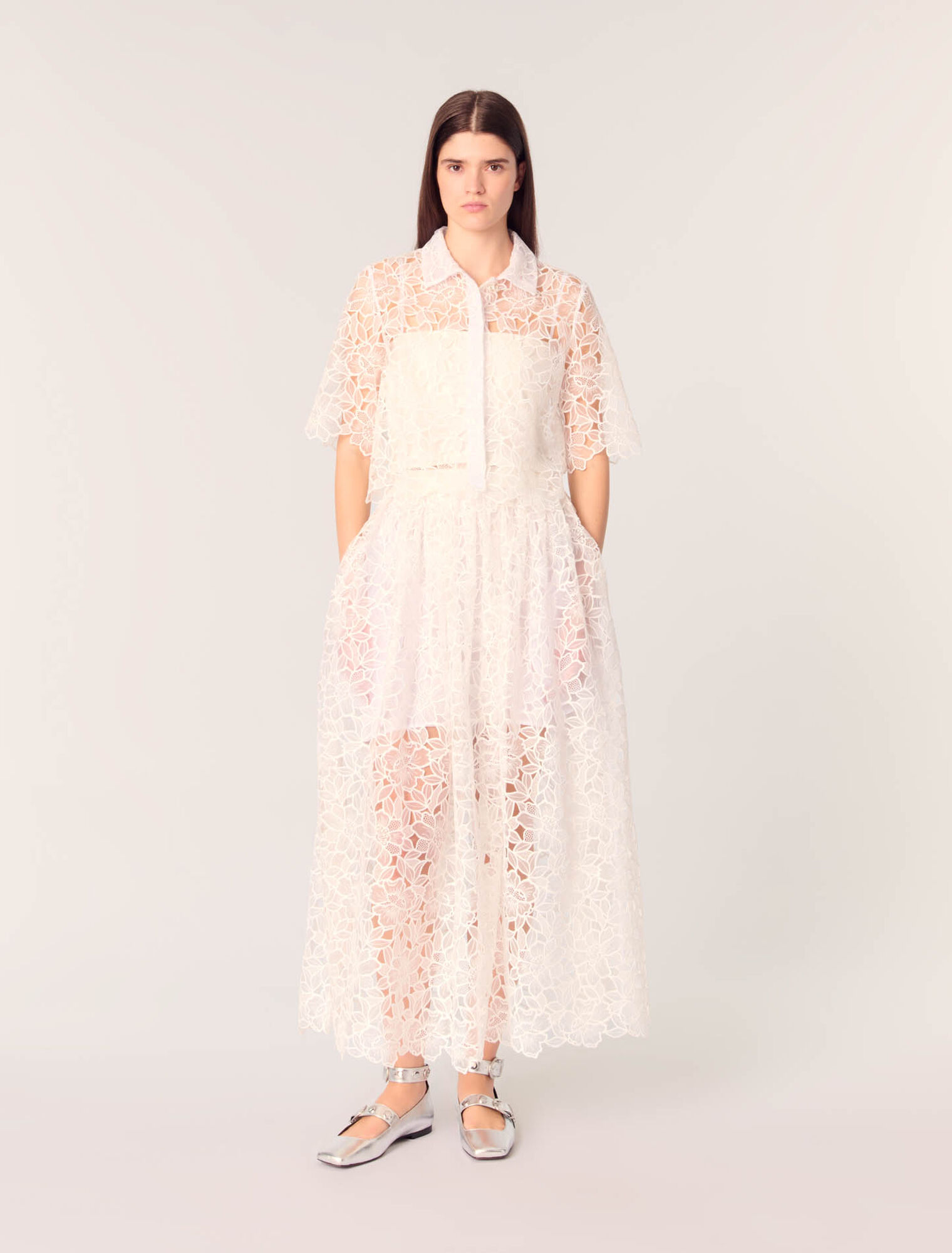 Kurze Bluse aus floraler Guipure-Spitze