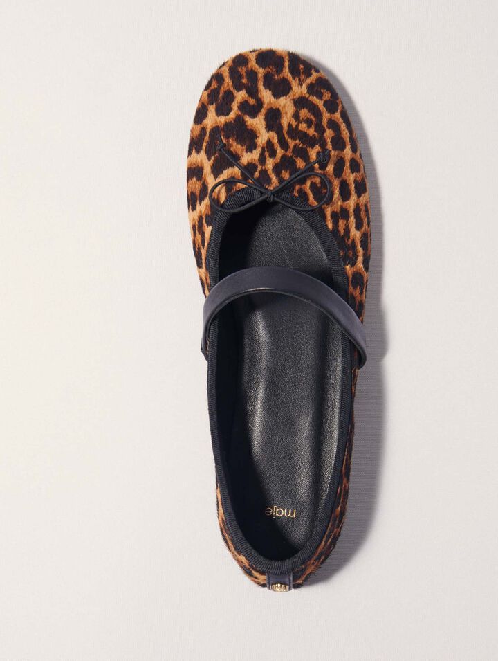 Lederballerinas mit Leopardenoptik