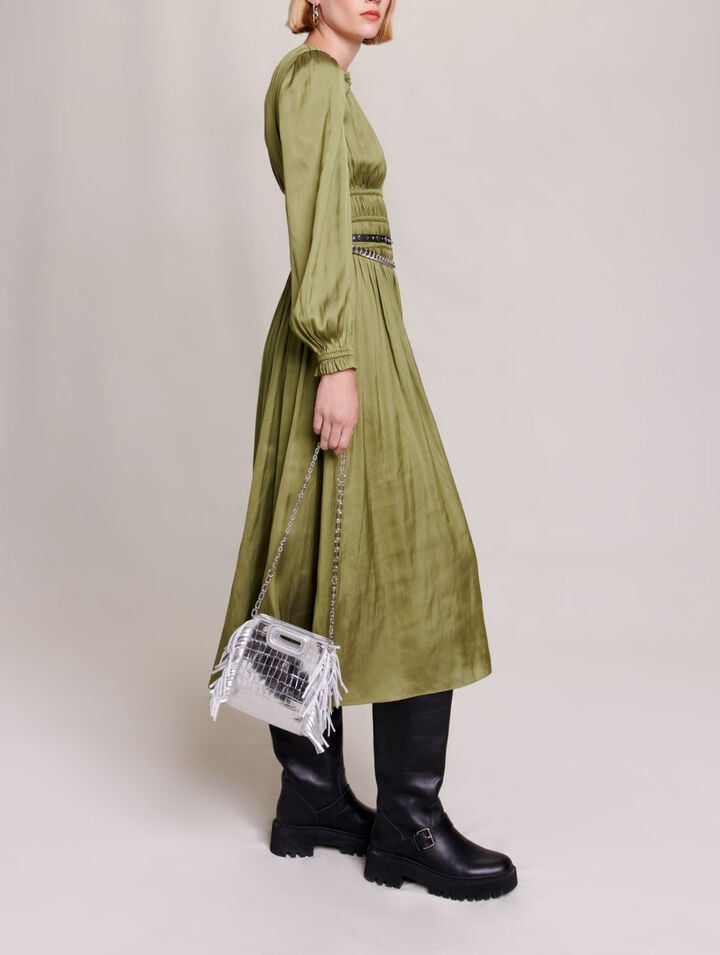 Halblanges Satin-Kleid mit Rüschen