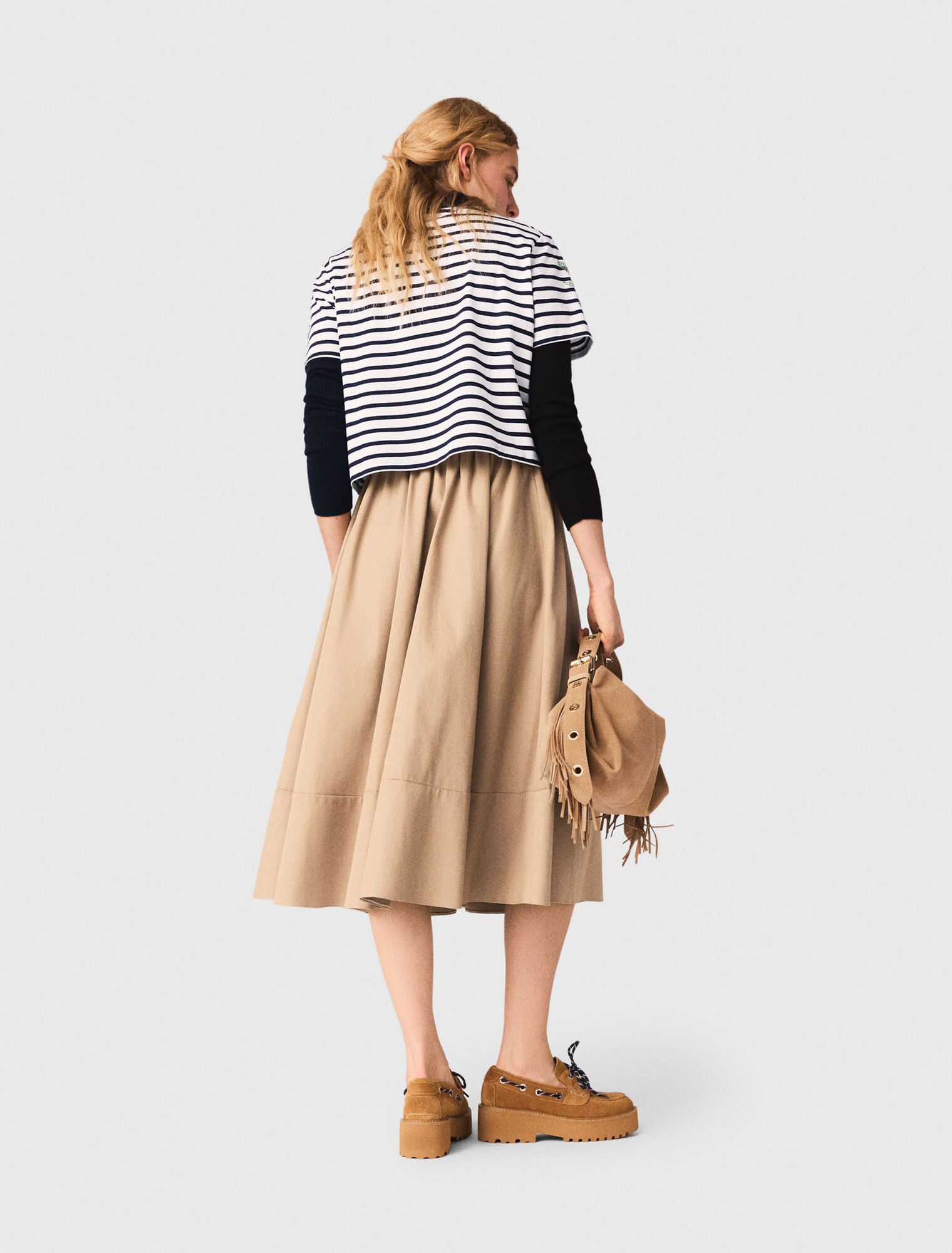 Gestreiftes Shirt mit Strassblumen