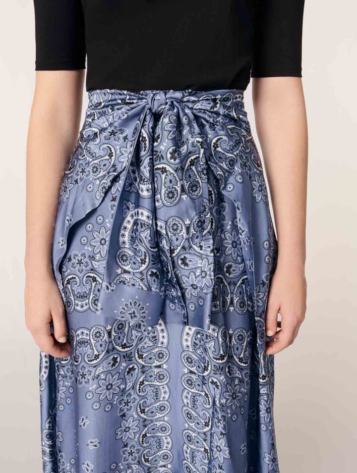 Bedrucktes Trompe-l'Œil-Kleid