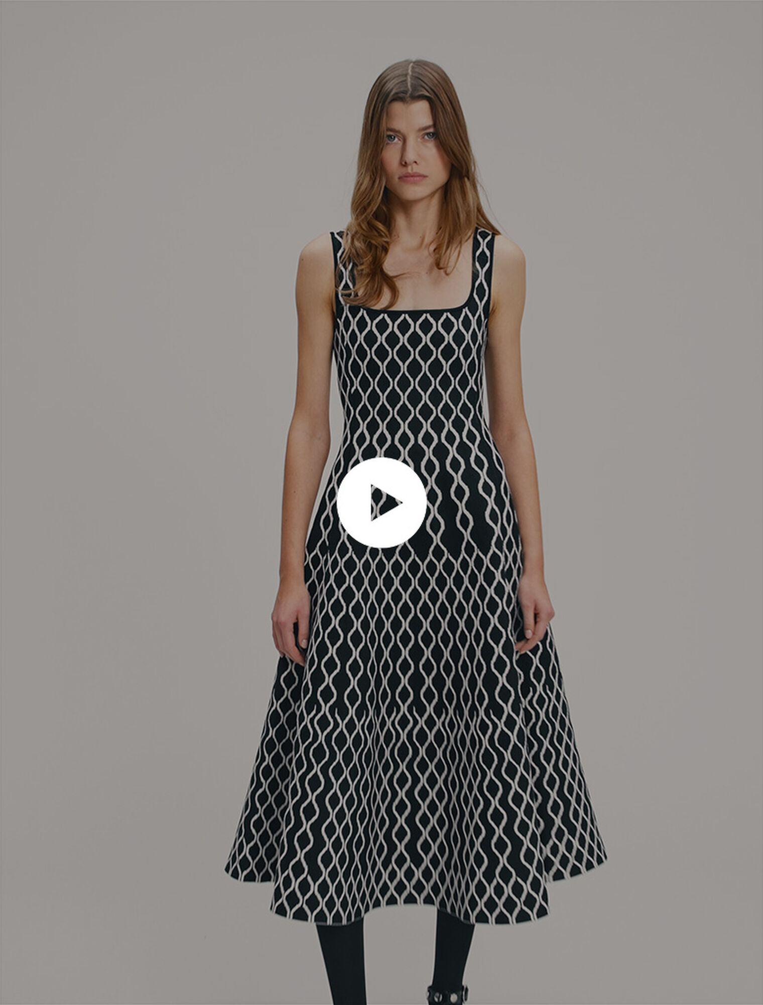 Midikleid aus Jacquard-Strick