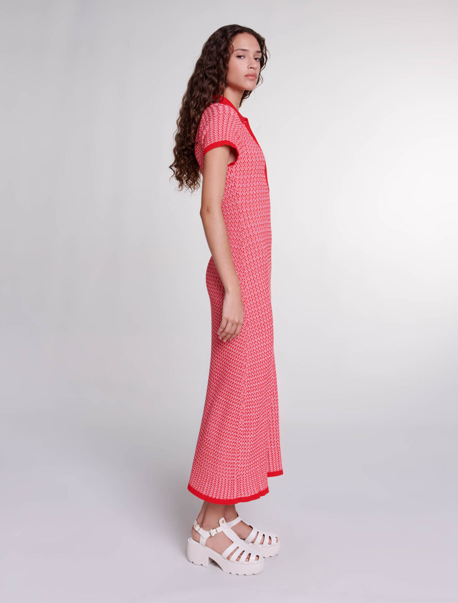Langes Kleid mit Fischgrätmuster