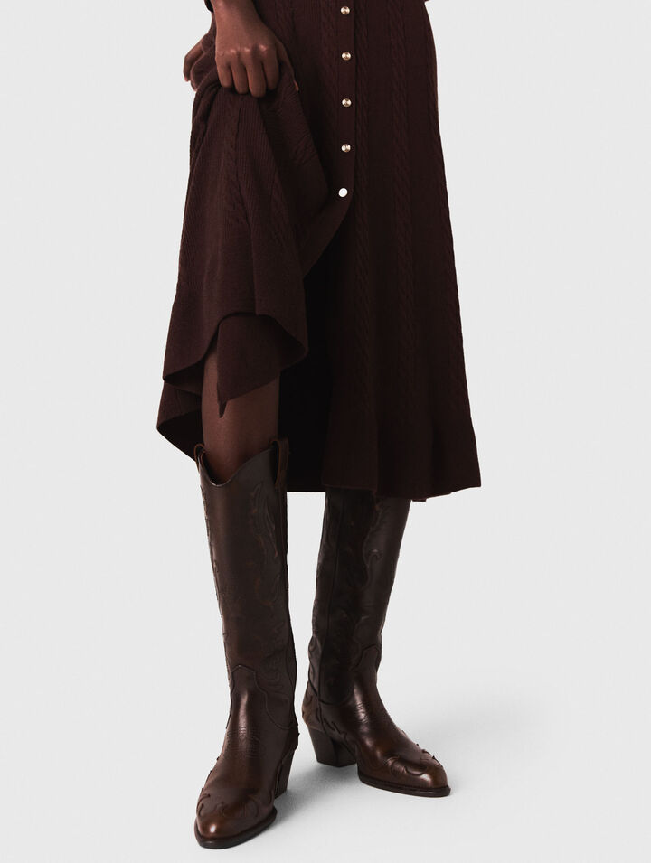 Langes Strickkleid mit Knöpfen