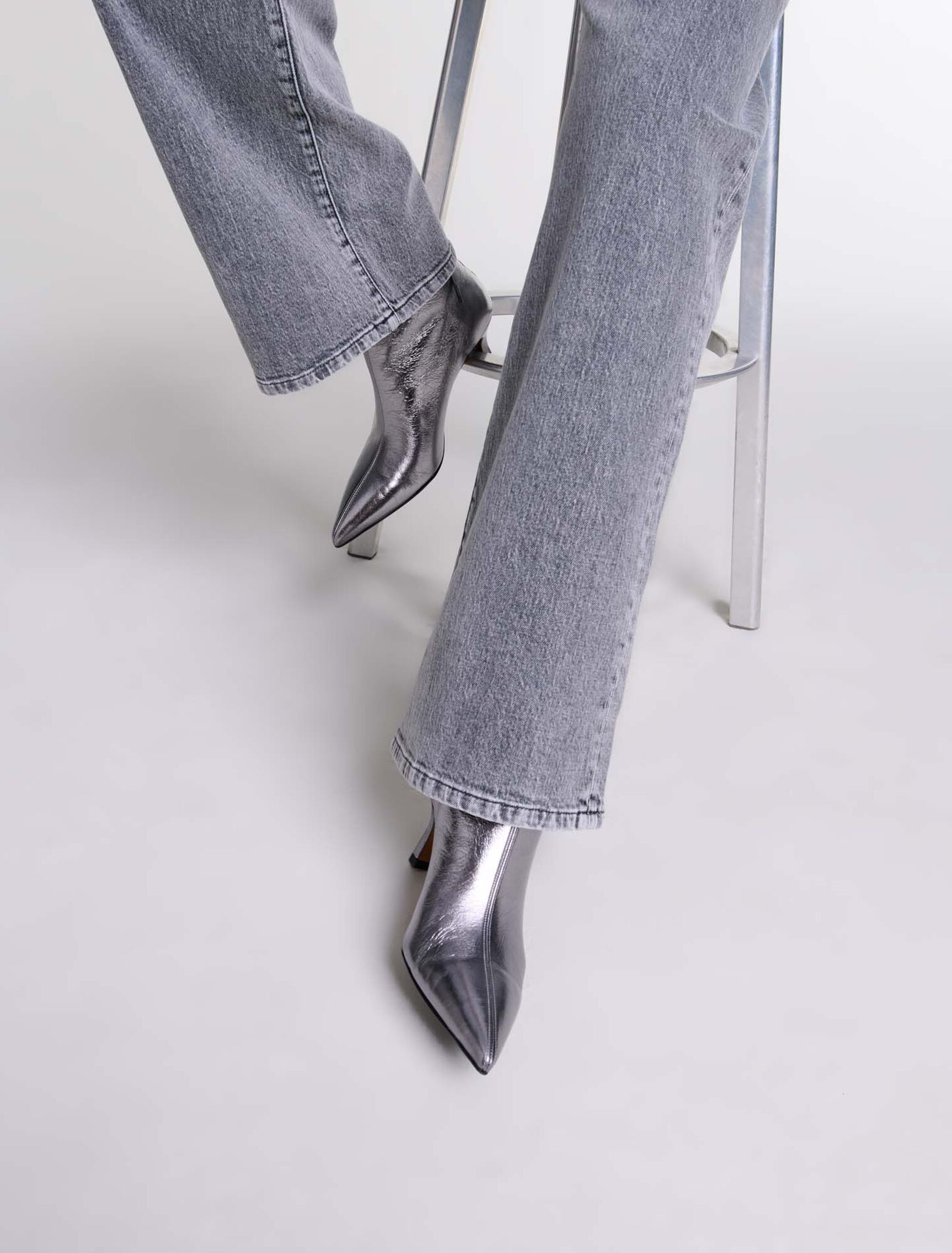 Spitze Metallic-Stiefeletten