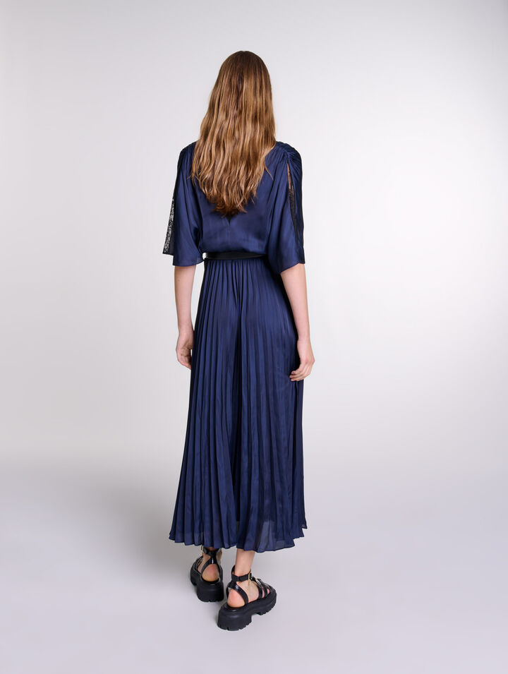 Langes Plissee-Kleid mit Spitze
