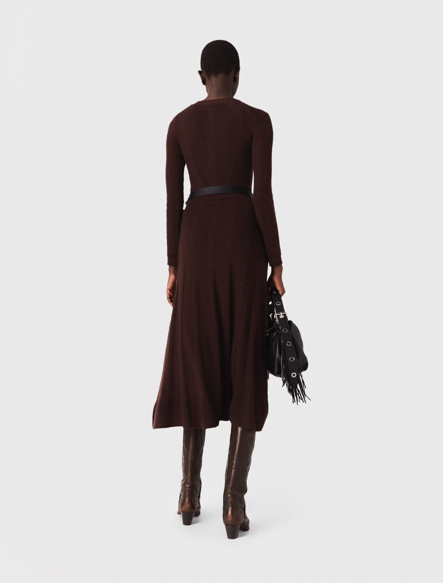 Langes Strickkleid mit Knöpfen