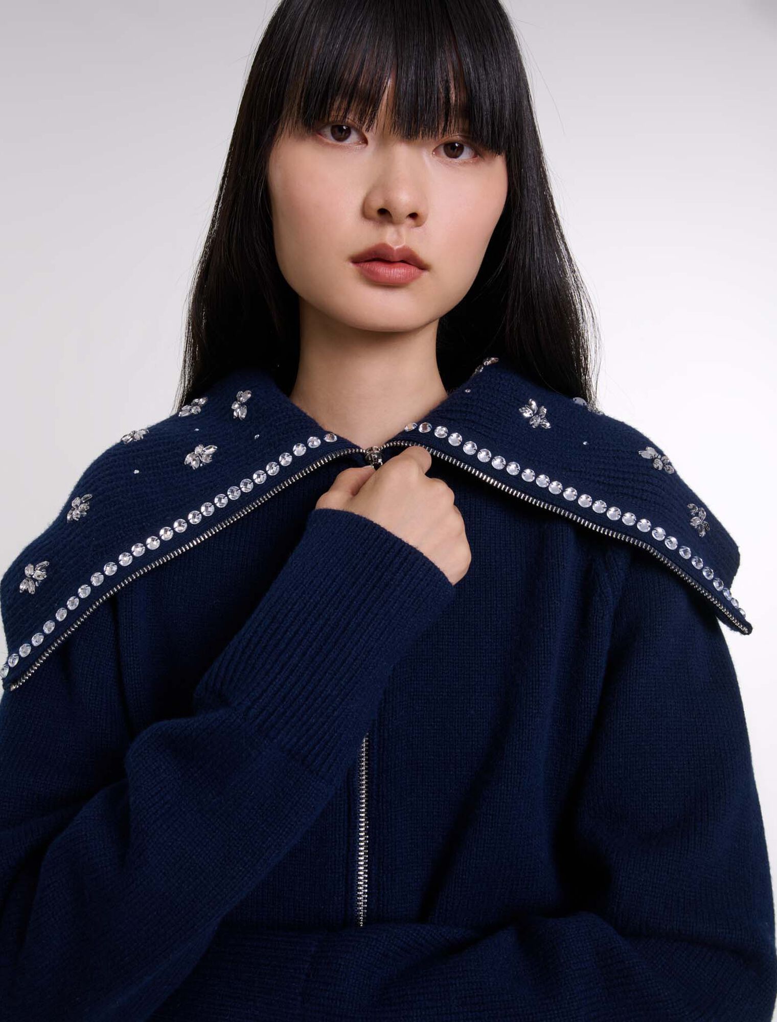 Strickjacke mit Schmuckkragen