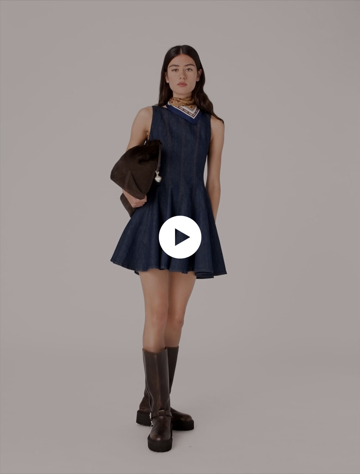 Kurzes Denimkleid mit Volants