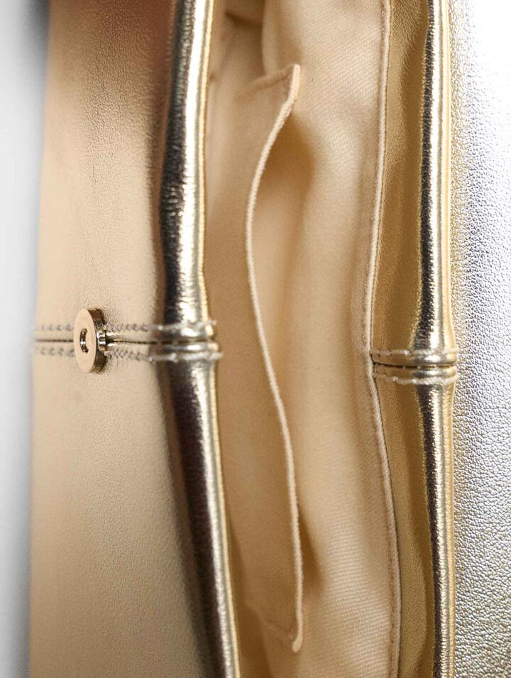 Miss M Walk in Metallic-Optik