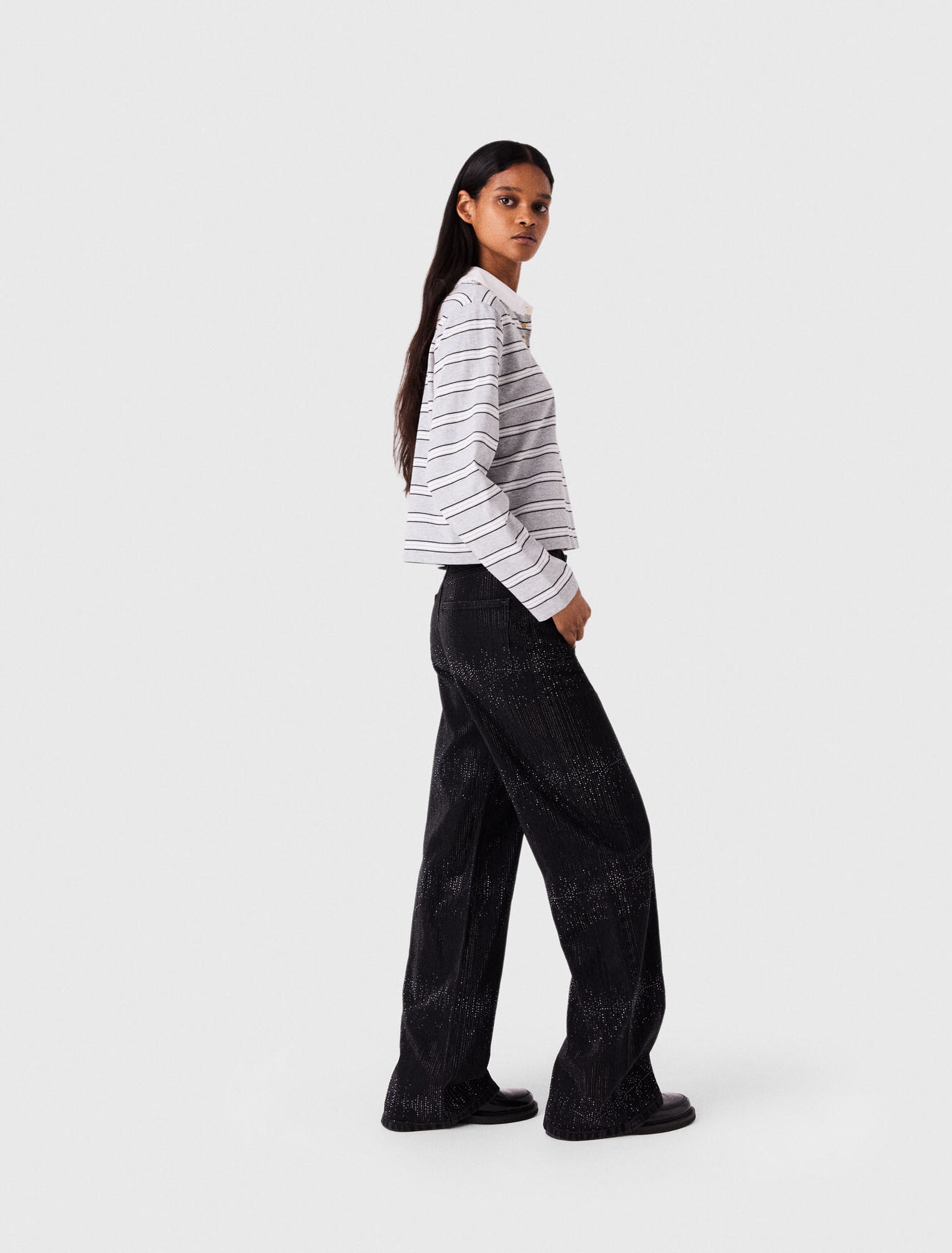 Weite Jeans mit Strass