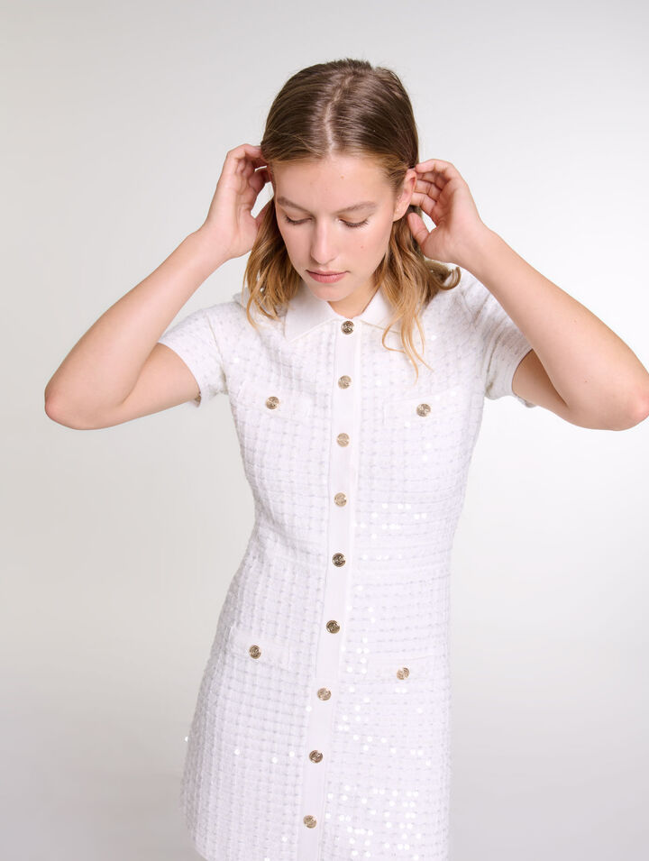 Kurzes Strickkleid mit Pailletten
