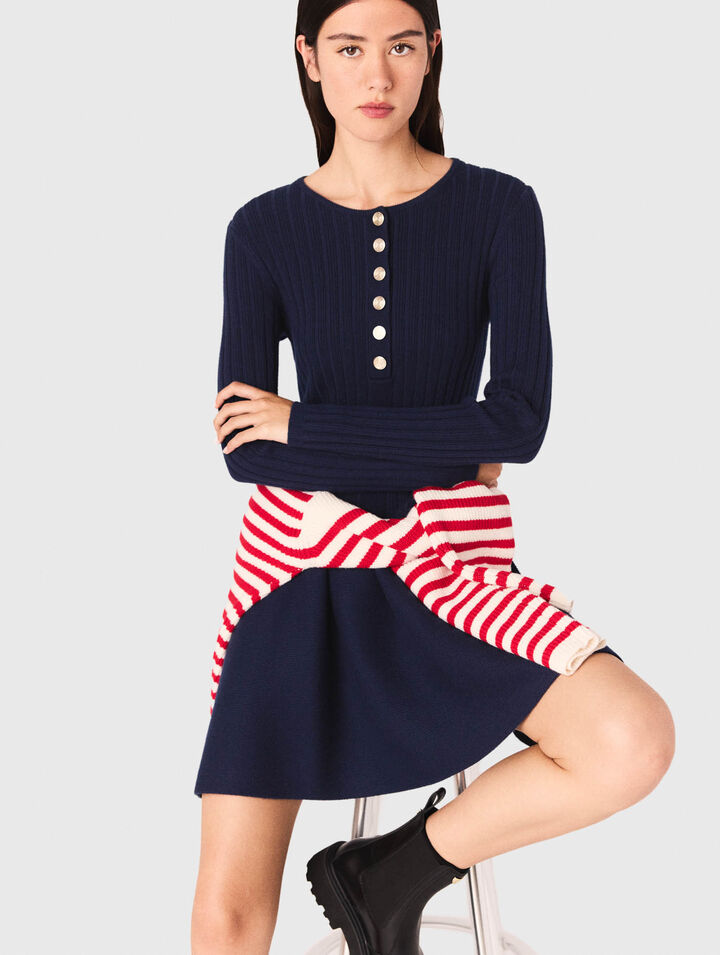 Strickkleid mit ausgestelltem Rock