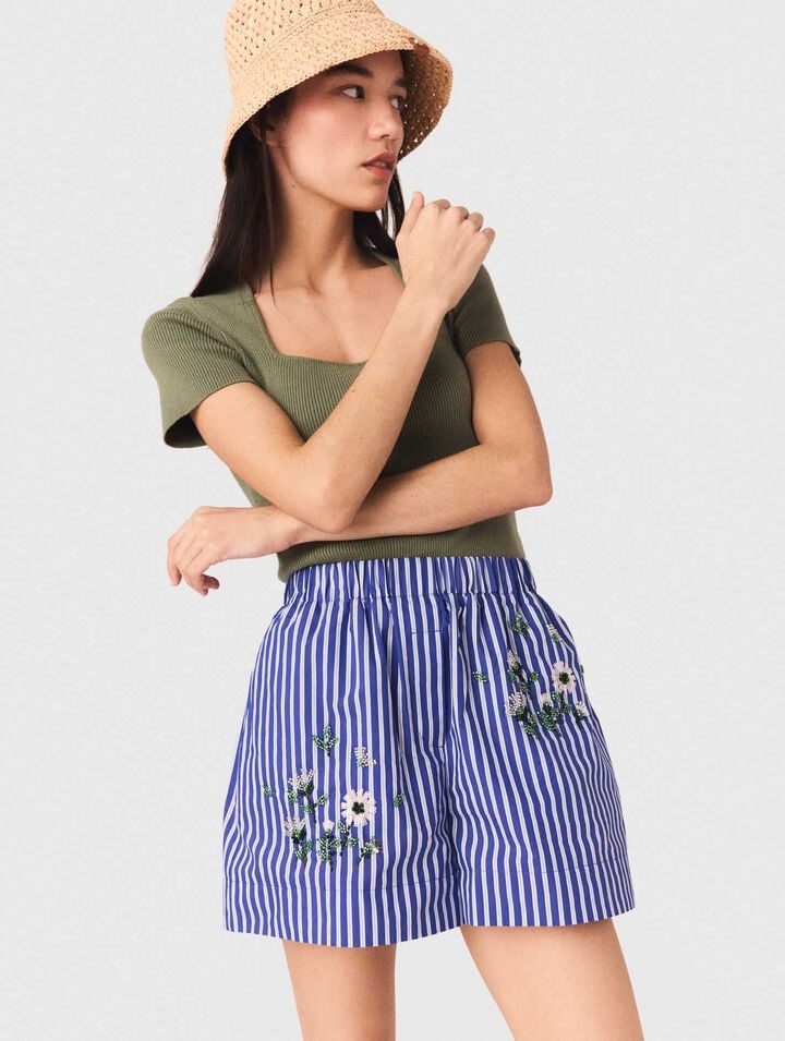 Gestreifte bestickte Baumwollshorts