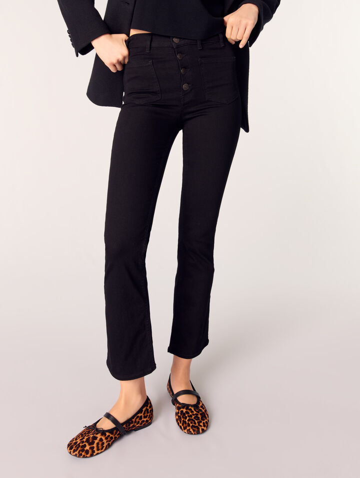 Ausgestellte Jeans